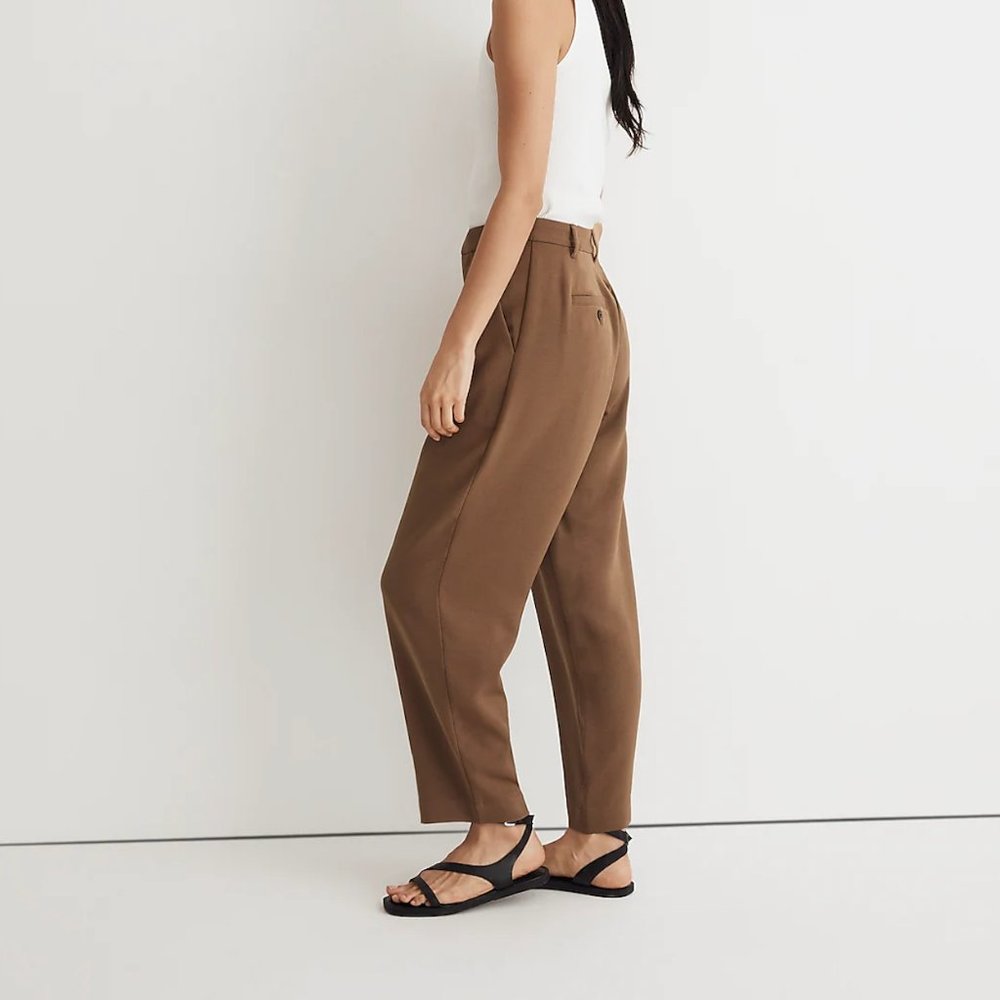Pleated Tapered-Leg Pants in Tan Madewell